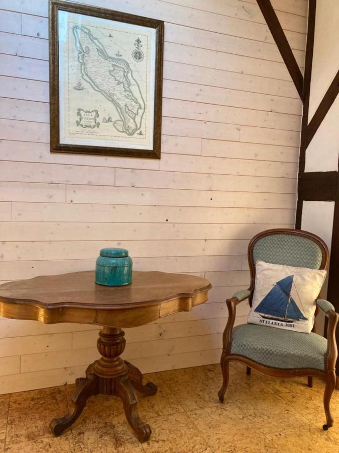 Le Chai Maison De Charme Pour Tribu Joyeuse Le Château-dʼOléron Exterior foto