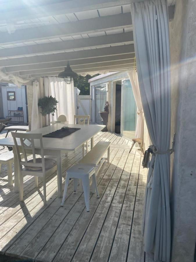 Le Chai Maison De Charme Pour Tribu Joyeuse Le Château-dʼOléron Exterior foto