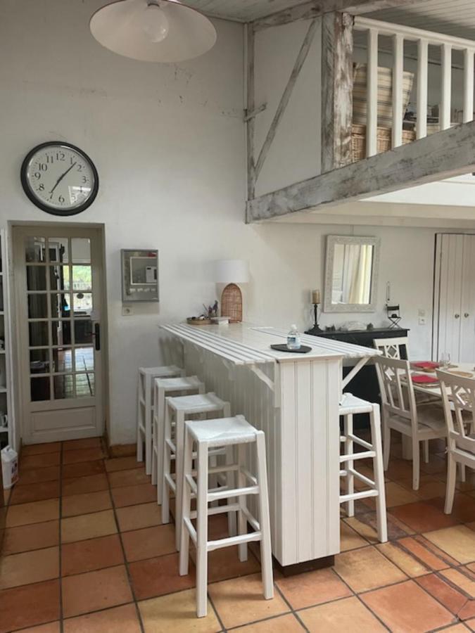 Le Chai Maison De Charme Pour Tribu Joyeuse Le Château-dʼOléron Exterior foto