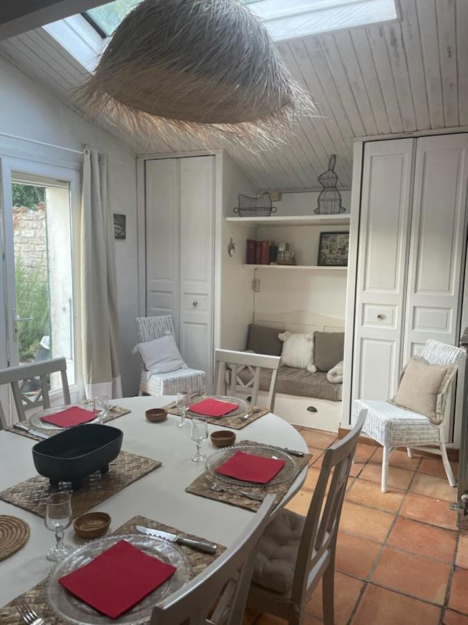Le Chai Maison De Charme Pour Tribu Joyeuse Le Château-dʼOléron Exterior foto